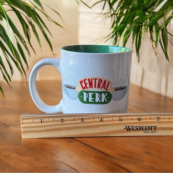 F.R.I.E.N.D.S Central Perk Oversized 20oz Coffee Mug – Silver Buffalo - Picture 9 of 10